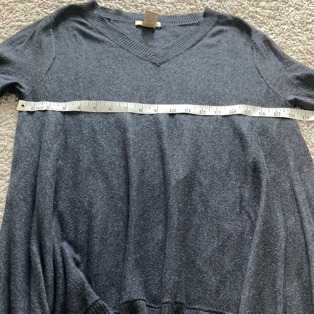 Vertical Design medium sweater gray v-neck - Picture 10 of 11
